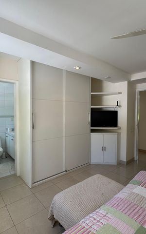 Casa de condomínio à venda com 430m², 6 quartos e 3 vagas Casa de condomínio à venda com 430m², 6 quartos e 3 vagasSuíte 3