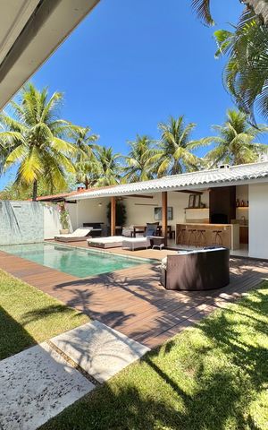 Casa de condomínio à venda com 430m², 6 quartos e 3 vagas Casa de condomínio à venda com 430m², 6 quartos e 3 vagasÁrea externa
