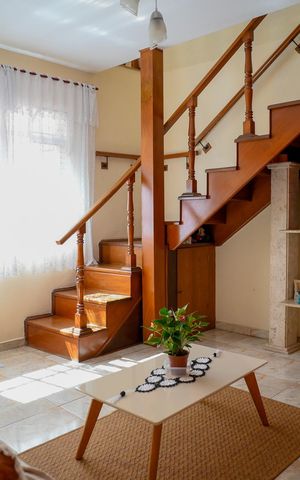 Casa à venda com 248m², 4 quartos e 2 vagasSala 1