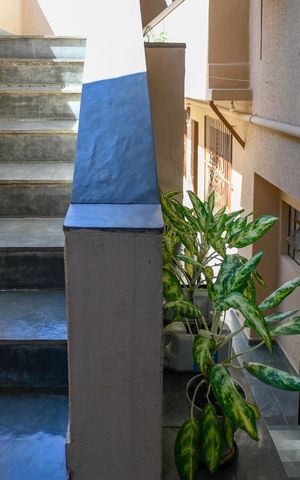 Casa à venda com 248m², 4 quartos e 2 vagasEscada de Entrada