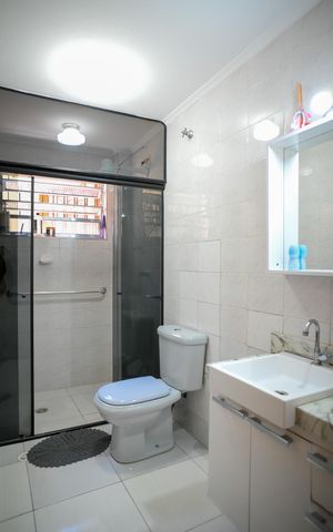 Casa à venda com 248m², 4 quartos e 2 vagasBanheiro 1