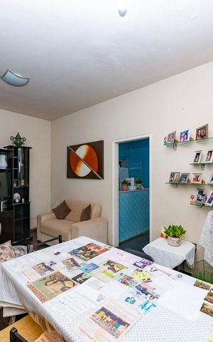 Casa à venda com 161m², 3 quartos e 4 vagas Casa à venda com 161m², 3 quartos e 4 vagasSala 1