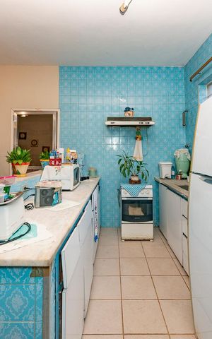 Casa à venda com 161m², 3 quartos e 4 vagas Casa à venda com 161m², 3 quartos e 4 vagasCozinha