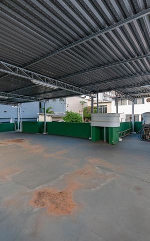 Casa à venda com 161m², 3 quartos e 4 vagas Casa à venda com 161m², 3 quartos e 4 vagasTerraço