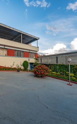 Casa à venda com 161m², 3 quartos e 4 vagas Casa à venda com 161m², 3 quartos e 4 vagasJardim - Quintal