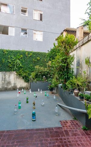 Casa à venda com 161m², 3 quartos e 4 vagas Casa à venda com 161m², 3 quartos e 4 vagasQuintal