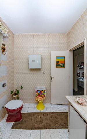 Casa à venda com 161m², 3 quartos e 4 vagas Casa à venda com 161m², 3 quartos e 4 vagasBanheiro Social