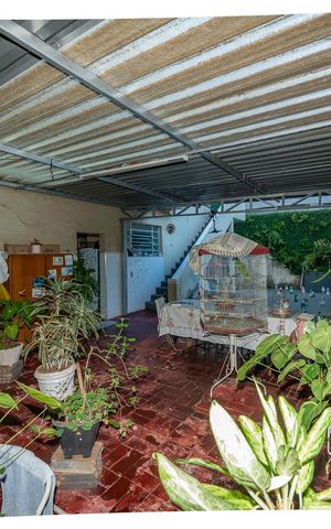 Casa à venda com 161m², 3 quartos e 4 vagas Casa à venda com 161m², 3 quartos e 4 vagasVaranda