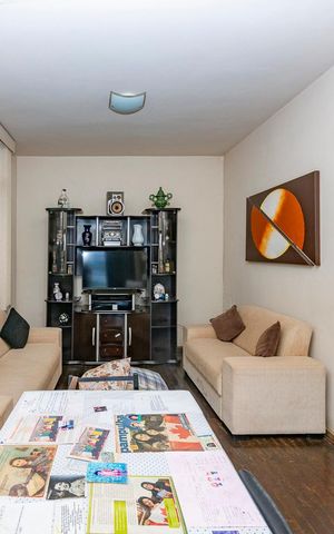 Casa à venda com 161m², 3 quartos e 4 vagas Casa à venda com 161m², 3 quartos e 4 vagasSala 1