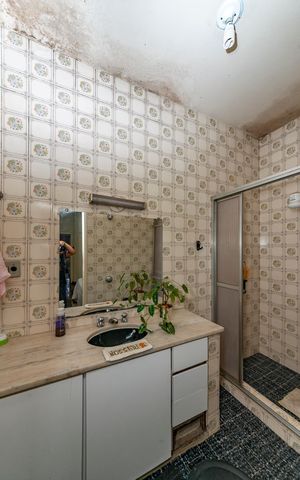 Casa à venda com 161m², 3 quartos e 4 vagas Casa à venda com 161m², 3 quartos e 4 vagasBanheiro da Suíte