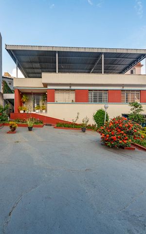 Casa à venda com 161m², 3 quartos e 4 vagas Casa à venda com 161m², 3 quartos e 4 vagasJardim - Quintal