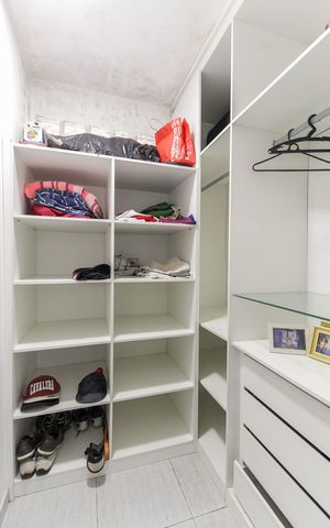 Casa à venda com 228m², 4 quartos e 1 vaga Casa à venda com 228m², 4 quartos e 1 vagaCloset do Quarto 3