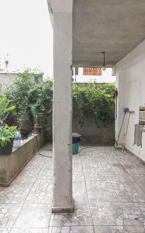 Casa à venda com 228m², 4 quartos e 1 vaga Casa à venda com 228m², 4 quartos e 1 vagaÁrea Externa