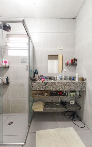 Casa à venda com 228m², 4 quartos e 1 vaga Casa à venda com 228m², 4 quartos e 1 vagaBanheiro Social 1