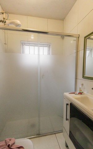 Casa à venda com 228m², 4 quartos e 1 vaga Casa à venda com 228m², 4 quartos e 1 vagaBanheiro Social 2