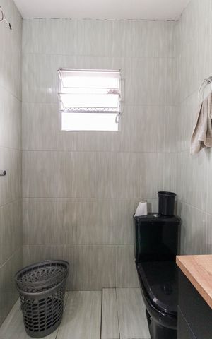Casa à venda com 228m², 4 quartos e 1 vaga Casa à venda com 228m², 4 quartos e 1 vagaBanheiro da Suíte