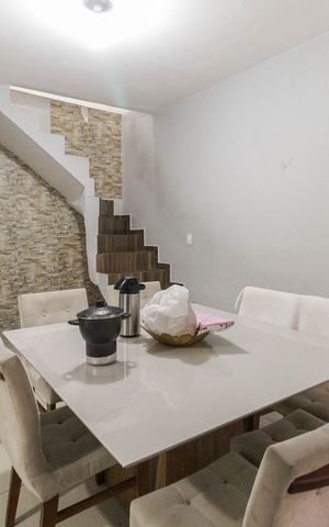 Casa à venda com 228m², 4 quartos e 1 vaga Casa à venda com 228m², 4 quartos e 1 vagaCopa