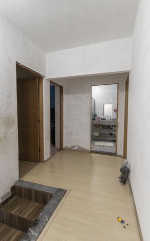 Casa à venda com 228m², 4 quartos e 1 vaga Casa à venda com 228m², 4 quartos e 1 vagaHall