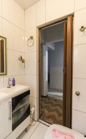 Casa à venda com 228m², 4 quartos e 1 vaga Casa à venda com 228m², 4 quartos e 1 vagaBanheiro Social 2