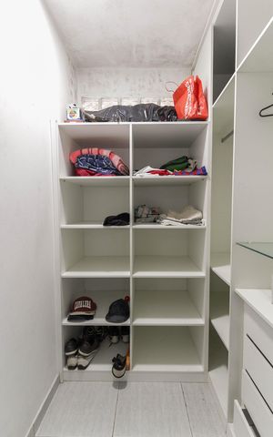Casa à venda com 228m², 4 quartos e 1 vaga Casa à venda com 228m², 4 quartos e 1 vagaCloset do Quarto 3