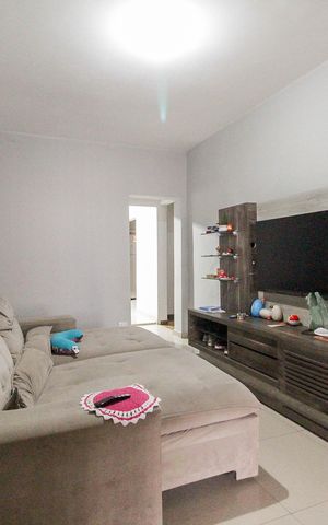 Casa à venda com 228m², 4 quartos e 1 vaga Casa à venda com 228m², 4 quartos e 1 vagaSala