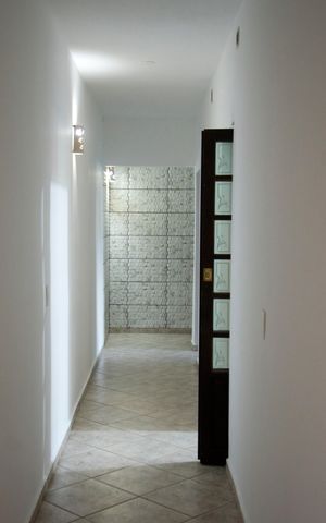 Casa à venda com 236m², 4 quartos e 3 vagasCorredor