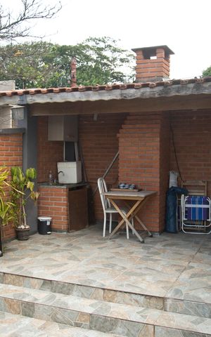 Casa à venda com 236m², 4 quartos e 3 vagasQuintal