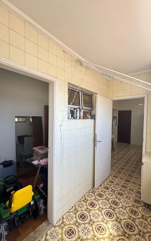 Apartamento à venda com 136m², 3 quartos e 2 vagas Apartamento à venda com 136m², 3 quartos e 2 vagasÁrea de Serviço