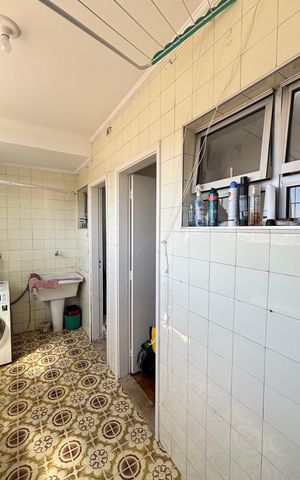 Apartamento à venda com 136m², 3 quartos e 2 vagas Apartamento à venda com 136m², 3 quartos e 2 vagasÁrea de Serviço