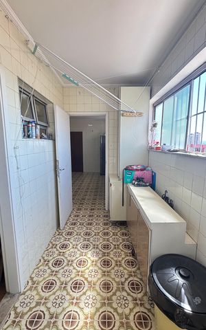 Apartamento à venda com 136m², 3 quartos e 2 vagas Apartamento à venda com 136m², 3 quartos e 2 vagasÁrea de Serviço