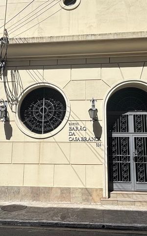 Apartamento à venda com 136m², 3 quartos e 2 vagas Apartamento à venda com 136m², 3 quartos e 2 vagasFachada