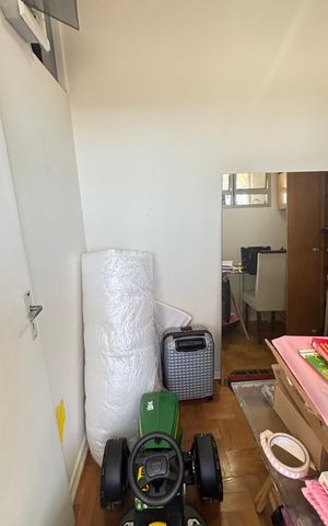 Apartamento à venda com 136m², 3 quartos e 2 vagas Apartamento à venda com 136m², 3 quartos e 2 vagasÁrea de Serviço - Escritorio