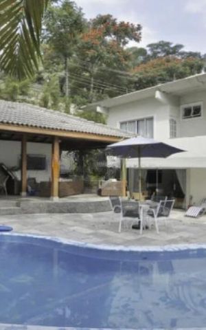 Casa à venda com 450m², 3 quartos e 5 vagas