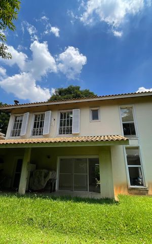 Casa de condomínio para alugar com 300m², 3 quartos e 6 vagas Casa de condomínio para alugar com 300m², 3 quartos e 6 vagasQuintal