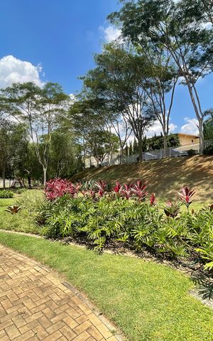 Casa de condomínio para alugar com 300m², 3 quartos e 6 vagas Casa de condomínio para alugar com 300m², 3 quartos e 6 vagasCondomínio