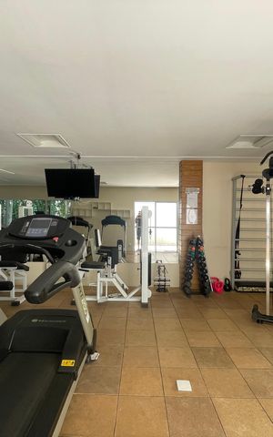 Casa de condomínio para alugar com 300m², 3 quartos e 6 vagas Casa de condomínio para alugar com 300m², 3 quartos e 6 vagasAcademia