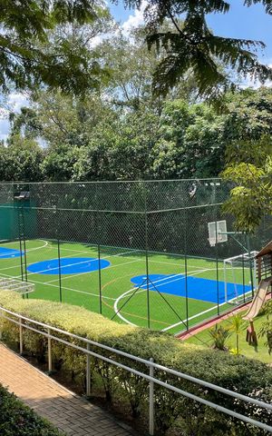 Casa de condomínio para alugar com 300m², 3 quartos e 6 vagas Casa de condomínio para alugar com 300m², 3 quartos e 6 vagasQuadra Esportiva