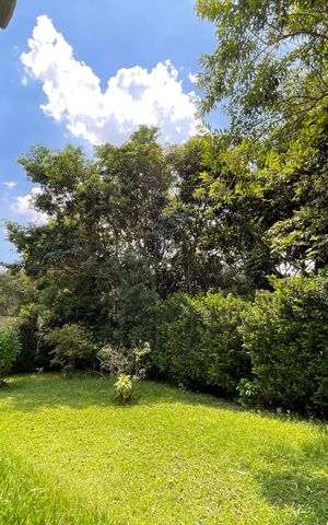 Casa de condomínio para alugar com 300m², 3 quartos e 6 vagas Casa de condomínio para alugar com 300m², 3 quartos e 6 vagasQuintal