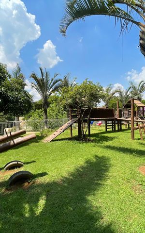 Casa de condomínio para alugar com 300m², 3 quartos e 6 vagas Casa de condomínio para alugar com 300m², 3 quartos e 6 vagasCondomínio