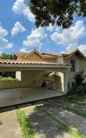Casa de condomínio para alugar com 300m², 3 quartos e 6 vagas Casa de condomínio para alugar com 300m², 3 quartos e 6 vagasGaragem