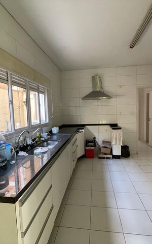 Casa de condomínio para alugar com 300m², 3 quartos e 6 vagas Casa de condomínio para alugar com 300m², 3 quartos e 6 vagasCozinha