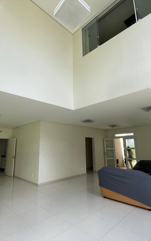 Casa de condomínio para alugar com 300m², 3 quartos e 6 vagas Casa de condomínio para alugar com 300m², 3 quartos e 6 vagasSala