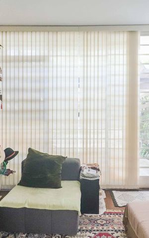 Casa à venda com 126m², 2 quartos e 2 vagas Casa à venda com 126m², 2 quartos e 2 vagasSala