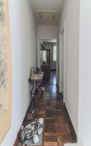 Casa à venda com 126m², 2 quartos e 2 vagas Casa à venda com 126m², 2 quartos e 2 vagasCorredor