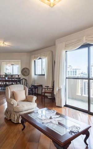 Apartamento à venda com 295m², 4 quartos e 2 vagas Apartamento à venda com 295m², 4 quartos e 2 vagasSala