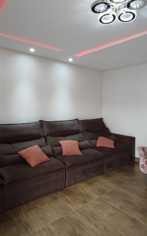 Casa de condomínio à venda com 560m², 5 quartos e 8 vagas Casa de condomínio à venda com 560m², 5 quartos e 8 vagasSala de TV
