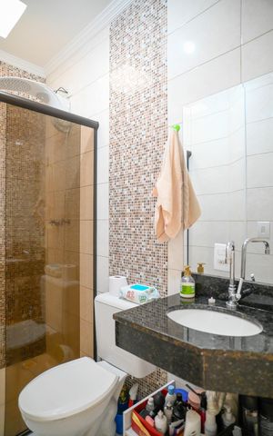Casa à venda com 133m², 3 quartos e 2 vagas Casa à venda com 133m², 3 quartos e 2 vagasBanheiro Social