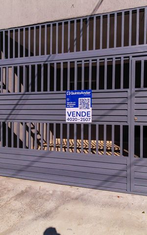 Casa à venda com 205m², 4 quartos e 2 vagasFachada