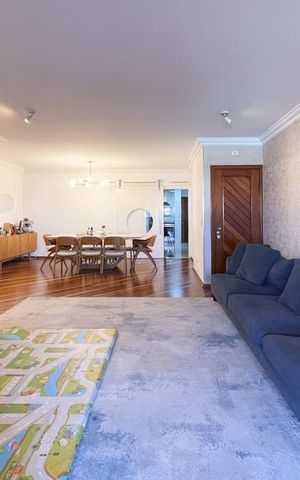 Apartamento à venda com 210m², 4 quartos e 4 vagas Apartamento à venda com 210m², 4 quartos e 4 vagasSala