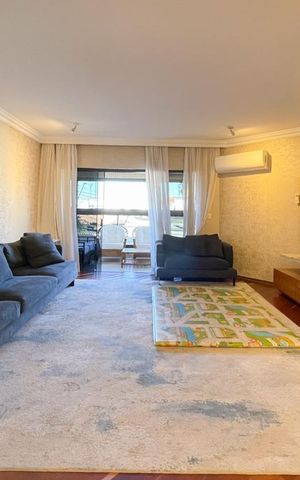 Apartamento à venda com 210m², 4 quartos e 4 vagas Apartamento à venda com 210m², 4 quartos e 4 vagasSala